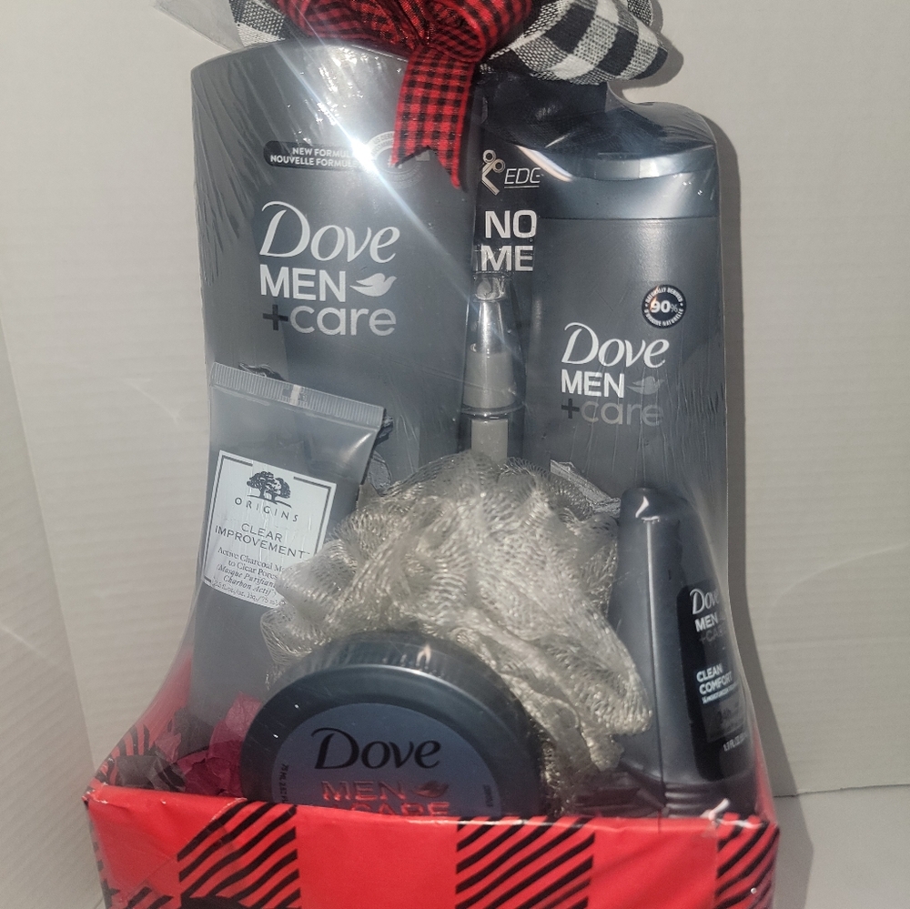 Dove Men+Care Gift Set with Red Accents